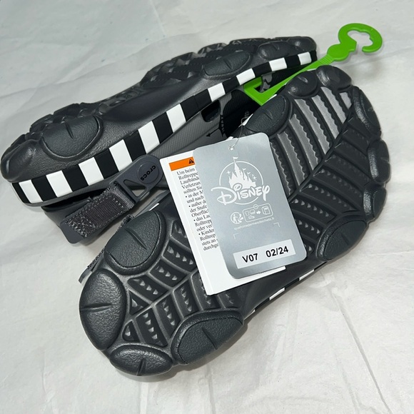 M7/W9 Disney Crocs The Nightmare Before Christmas 2024 - Picture 12 of 12